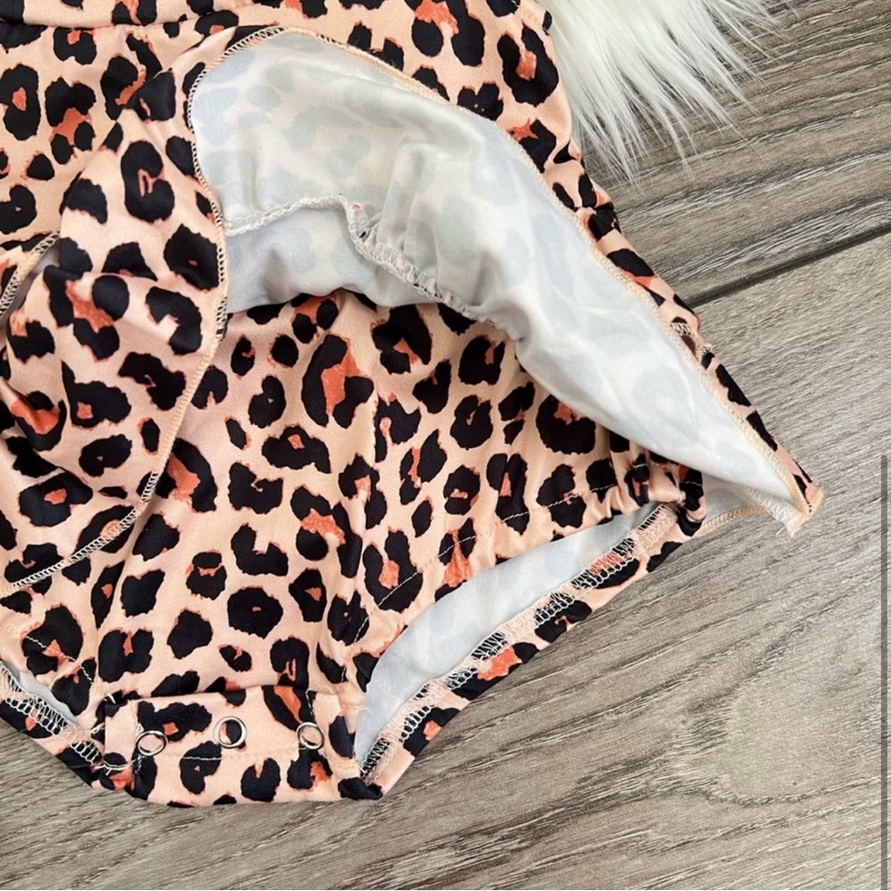 New Boutique Girls Leopard Print Skirt Romper - Picture 2 of 2